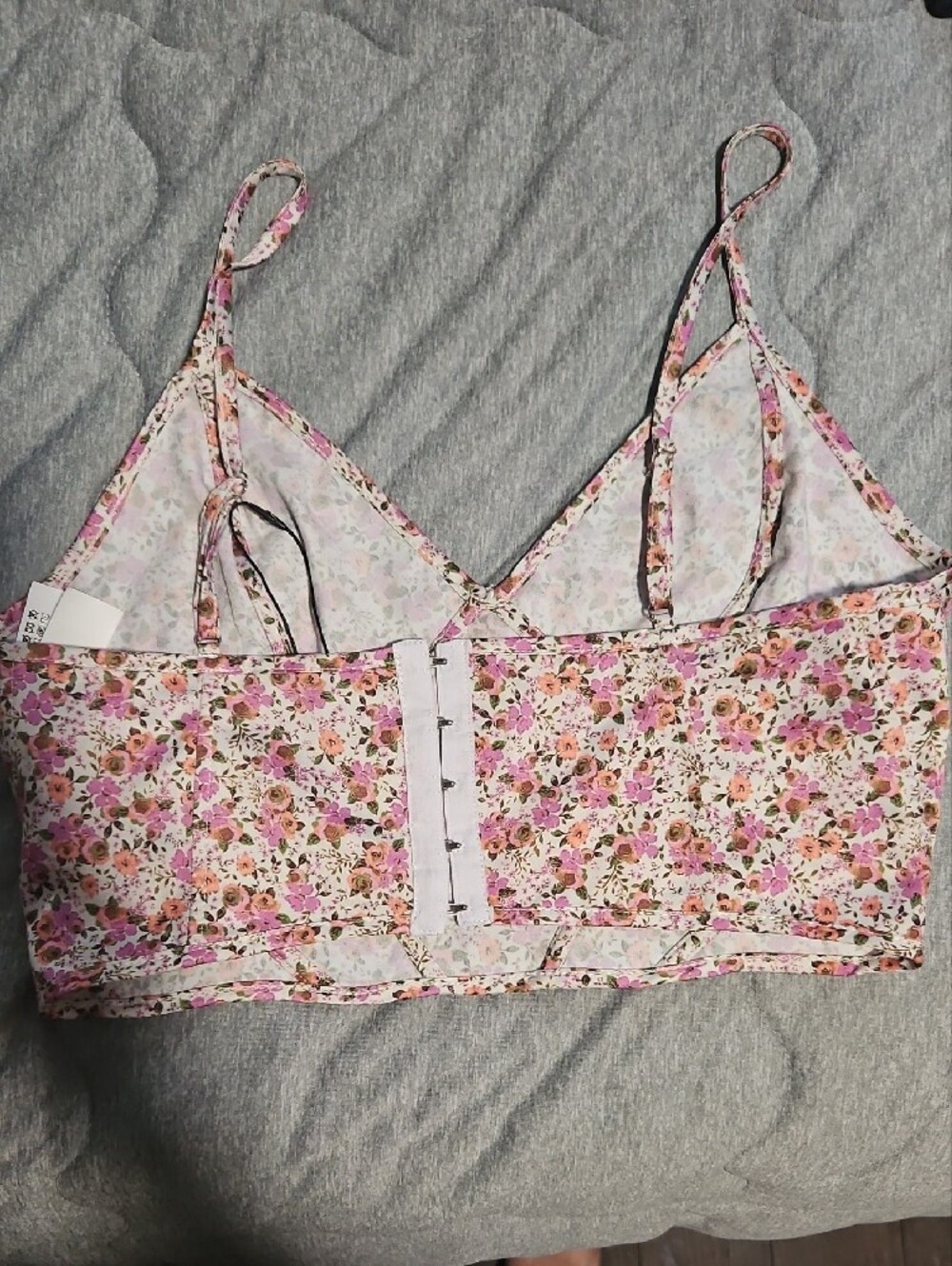Zara Pink Floral V-Neck Cropped Cami - Picture 3 of 3